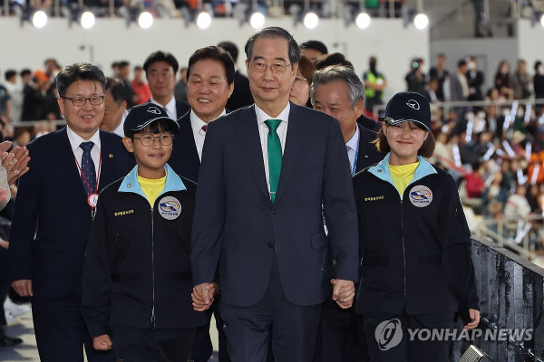 전국체육대회 개막식 참석하는 한덕수 총리(사진 출처: 연합뉴스)