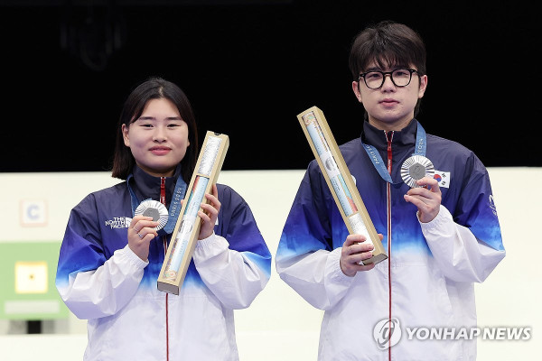 한국에 첫 메달 안겨준 사격 금지현과 박하준