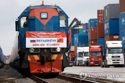 중국으로 향하는 러시아 화물열차