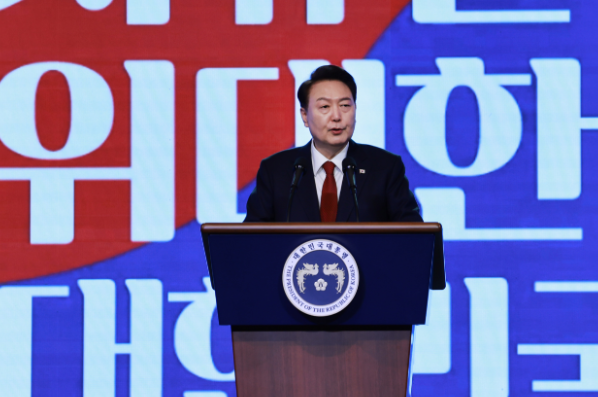 윤석열 대통령이 1일 서울 중구 유관순 기념관에서 열린 제105주년 3.1절 기념식에서 기념사를 하고 있다.