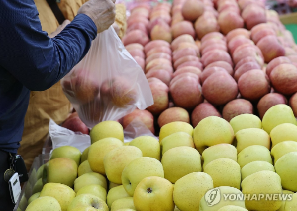안잡히는 사과·배 가격…토마토, 배추도 껑충 (사진 출처: 연합뉴스)