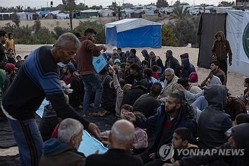 가자지구 남단 라파 지역에 몰린 피란민들 (사진 출처: 연합뉴스)