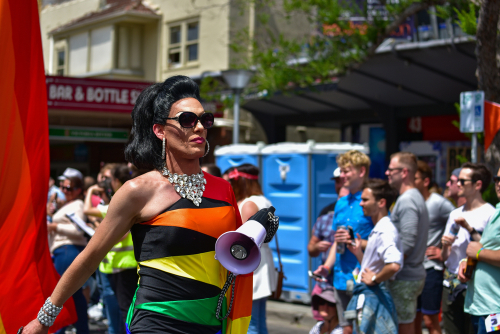 텍사스의 ‘드래그 공연 금지법’(Drag Ban Law)이 다시 효력을 얻게 됐다.(사진 출처:Mo Wu / Shutterstock)