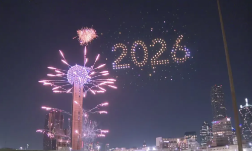 2026년을 맞이해 북텍사스 지역에서도 각 도시의 특색을 살린 새해맞이 행사가 이어졌다. [사진 출처: fox4news 캡처]