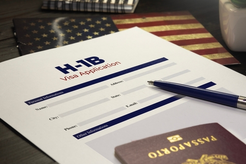 H-1B 비자를 대상으로 10만 달러의 신규 수수료를 부과하면서, 북텍사스 경제에 큰 충격이 예상된다.(사진 출처:shutterstock)