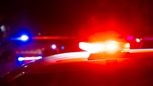 달라스 경찰이 아동 착취 전담반 수사를 통해 텍사스 동부 지역의 현직 경찰관 2명을 체포했다.(Shutterstock)