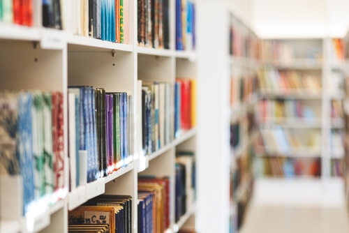 달라스 시의회가 최근 지역 도서관 4곳을 폐쇄하는 방안을 검토했다. [사진 출처: shutterstock]