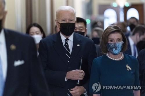 예산 처리 문제로 의회 방문한 바이든 (사진 출처: 연합뉴스)