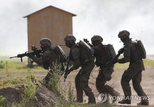 리투아니아에서 훈련 중인 나토 소속 독일군 (사진 출처: 연합뉴스)