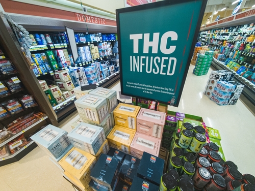 텍사스에서 대마 유래 THC 제품에 대한 긴급 규제가 10월 1일부터 본격적으로 시행됐다. (사진 출처: PJ McDonnell / Shutterstock)