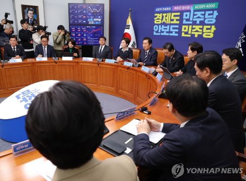  더불어민주당 정청래 대표가 22일 서울 여의도 국회에서 열린 최고위원회의에서 발언하고 있다. [사진 출처: shutterstock]