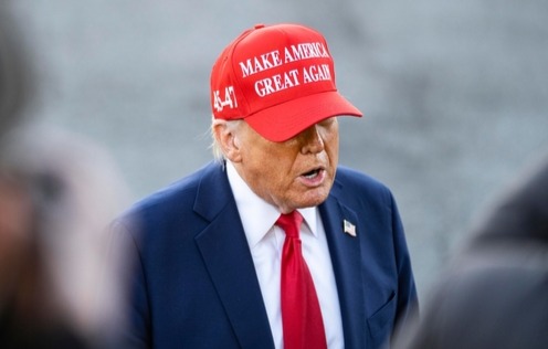 도널드 트럼프 대통령이 주지사 그렉 애봇과는 다른 후보들을 공개 지지했다. [사진 출처: shutterstock]