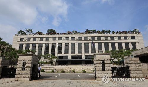 이재명 대통령은 26일 헌법재판소장과 헌법재판관 후보자를 지명했다.(사진 출처: 연합뉴스)