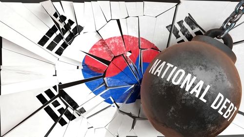 한국의 국내총생산(GDP) 대비 국가채무비율이 40년 뒤 150%를 넘어설 것이라는 장기 전망이 나왔다.(사진 출처:.shutterstock)