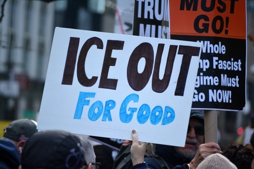 텍사스에서 학생들의 이민 단속 반대 시위가 확산하고 있다. [사진 출처: shutterstock]