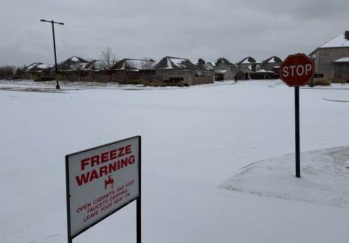 북텍사스를 덮친 겨울폭풍의 여파가 오늘(26일)까지 계속된다.