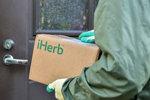 온라인 건강·웰니스 기업 아이허브(iHerb)가 달라스-포트워스 지역에 새 물류센터를 열었다.(사진 출처:shutterstock)