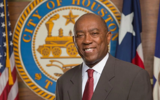 휴스턴 시장을 역임했던 실베스터 터너(Sylvester Turner) 연방 하원 의원이 지난 4일(화) 워싱턴에서 갑작스럽게 별세했다.