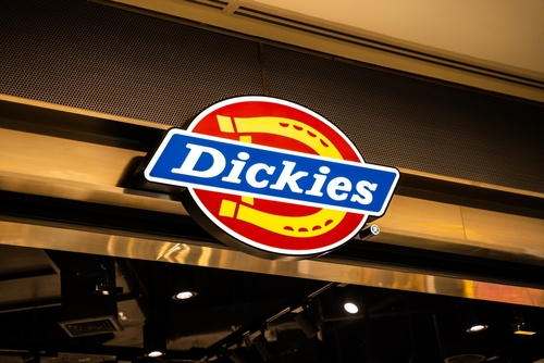 글로벌 의류 브랜드 디키즈(Dickies)가 포트워스에 위치한 본사를 캘리포니아 오렌지카운티로 이전한다.(사진 출처: shutterstock)