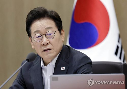 이재명 대통령이 22일 서울 용산 대통령실 청사에서 열린 국무회의를 주재하고 있다.(사진 출처:연합뉴스)