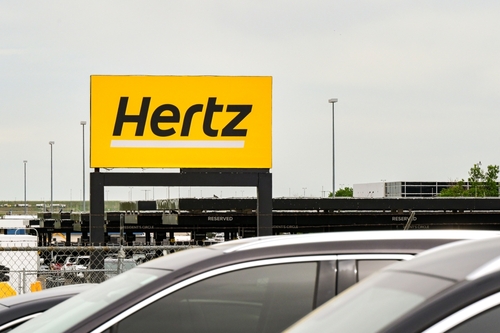 허츠(Hertz)가 아마존과 손잡고 텍사스에서부터 중고차 판매 시장에 진출한다. (사진 출처:shutterstock)