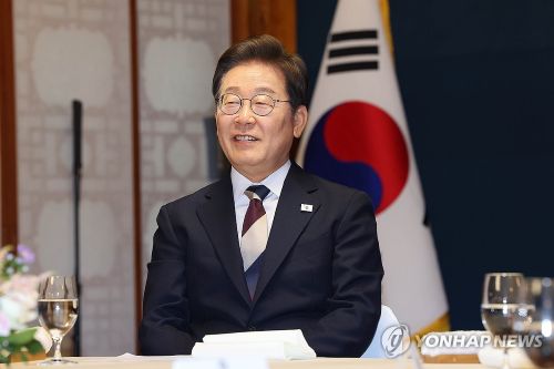 이재명 대통령이 4일 서울 여의도 국회 사랑재에서 열린 제21대 대통령 취임 기념 오찬에 참석해 있다.(사진 출처:연합뉴스)