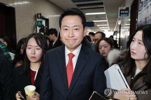 당 대표실 향하는 국민의힘 장동혁 대표 [사진 출처: 연합뉴스]