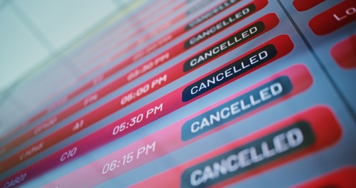  DFW 국제공항과 달라스 러브필드 공항에서 수백 편의 결항과 지연이 발생했다. [사진 출처: shutterstock]