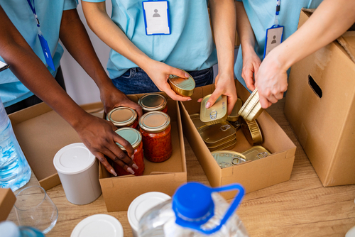 북텍사스 전역의 푸드뱅크와 지역 단체들이 급증하는 식량 지원 수요에 공동 대응하고 있다.(사진 출처: shutterstock)