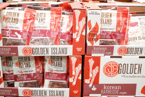 코스트코와 샘스클럽에서 판매된 코리안 바비큐 포크 저키가 금속 조각 혼입 가능성으로 리콜됐다.(사진 출처: The Image Party / Shutterstock)