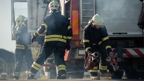 달라스 도심 인근에서 대형 트럭 화재 발생으로 일요일 아침 I-45 고속도로 차선이 폐쇄되었다. [사진 출처: shutterstock]