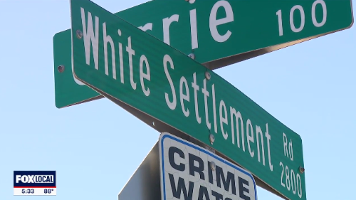 포트워스의 ‘White Settlement Road’가 이름을 바꿀지 다음 주 시의회 표결을 앞두고 있다.(사진 출처:fox4news캡처)