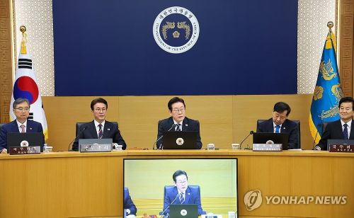 이재명 대통령이 16일 정부세종청사에서 제42회 국무회의를 주재하고 있다.(사진 출처:연합뉴스)