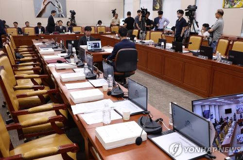 의원들 퇴장한 인사청문회 (사진 출처: 연합뉴스)