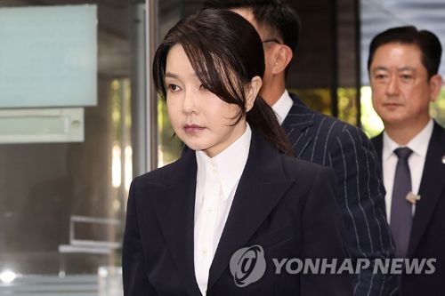 법원 출석하는 김건희 [사진 출처: 연합뉴스]