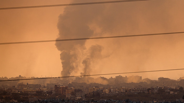 성탄절에도 팔레스타인 가자지구 난민촌에 대한 이스라엘군의 공습은 계속됐다.