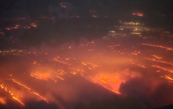 북텍사스 팬핸들 지역에 대형 산불이 발생했다.