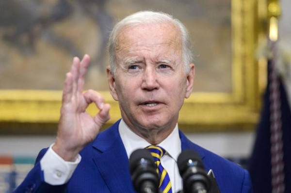 조 바이든 대통령이 지난해 8월 워싱턴 백악관에서 대학생 학자금 대출 탕감 계획을 발표하고 있다.