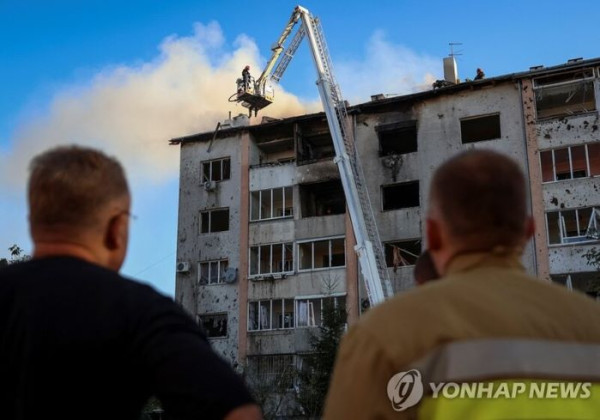 서북부 루츠크에서는 러시아의 공습으로 세계 최대의 스웨덴 베어링 제조사 SKF의 직원 3명이 사망했다. 