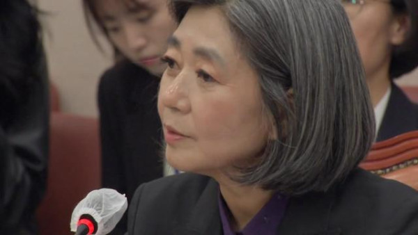 청문회 과정에서 논란을 빚은 김행 여성가족부 장관 후보자가 지명 한 달 만에 자진 사퇴했다.