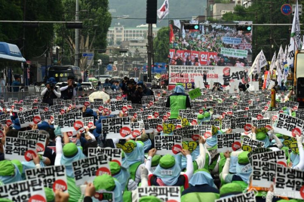 전국 민주노동조합총연맹(민주노총)이 윤석열 정부의 노동조합 탄압을 규탄하며 7월 총파업 투쟁 시작을 선포했다.