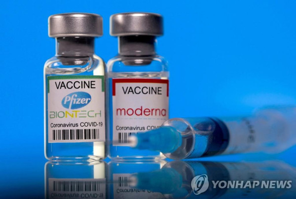CDC는 19일 18세 이상 모든 미 성인에게 코로나19 백신 부스터샷을 맞으라고 권고했다.