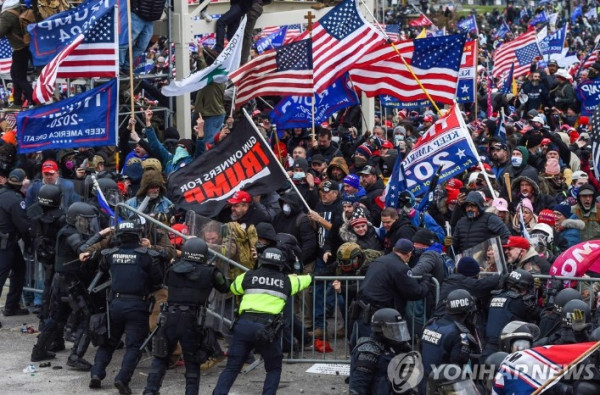 2021년 1월 6일 국회 의사당 난입 사건 [사진 출처=AFP 연합뉴스 자료사진]