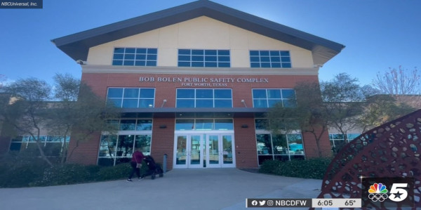 포트워스의 Bob Bolen Public Safety Complex 내에 백신 접종소를 열었다. (사진 출처: NBC5)