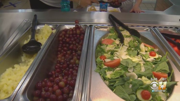 공급망 문제로 알링턴 교육구의 음식 나눔 행사에도 차질이 빚어질 전망이다. (사진 출처:CBS DFW)