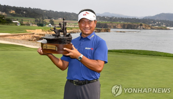 이번에 한국인 최초로 PGA 챔피언스 투어에서 우승을 차지한 최경주 선수 (사진 출처: 연합뉴스)