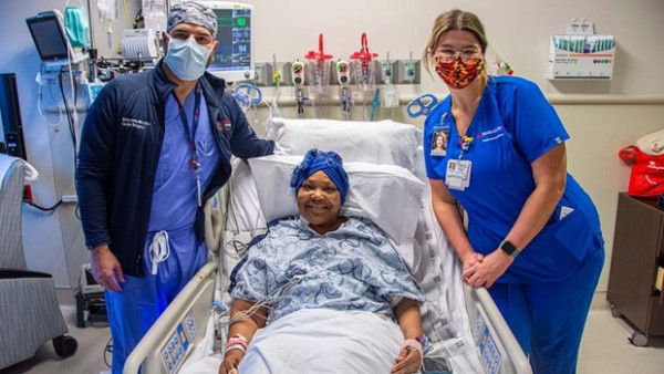 텍사스 최초로 심장사 후 장기 기부 기술로 심장 이식을 받은 욜란다 트리플랫 (사진 출처: CBS DFW / 메디컬시티 심장병원)