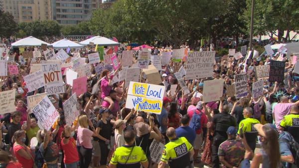 낙태권 보장을 위한 달라스 생식 해방 행진(Dallas Reproductive Liberation March) 시위가 달라스에서 열렸다