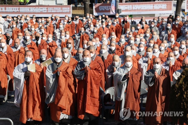 종교편향·불교왜곡 근절 촉구하며 열린 대규모 승려대회 (사진 출처: 연합뉴스)