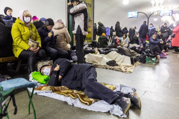 2022.2.25. 우크라이나 수도 키이우(키예프)의 지하철 역으로 피한 피란민들
